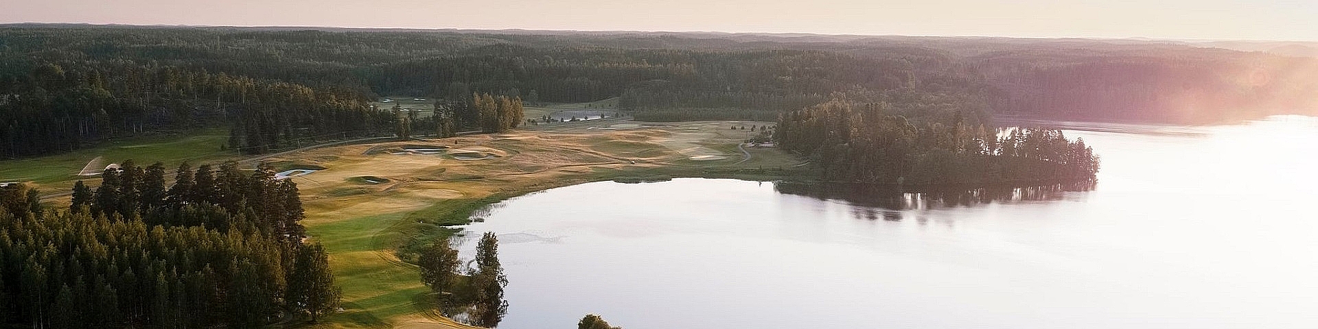 Oplev to af Finlands bedste golfbaner med NordicGolfers.com